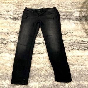 Vigoss distressed black skinny jeans EUC size 9